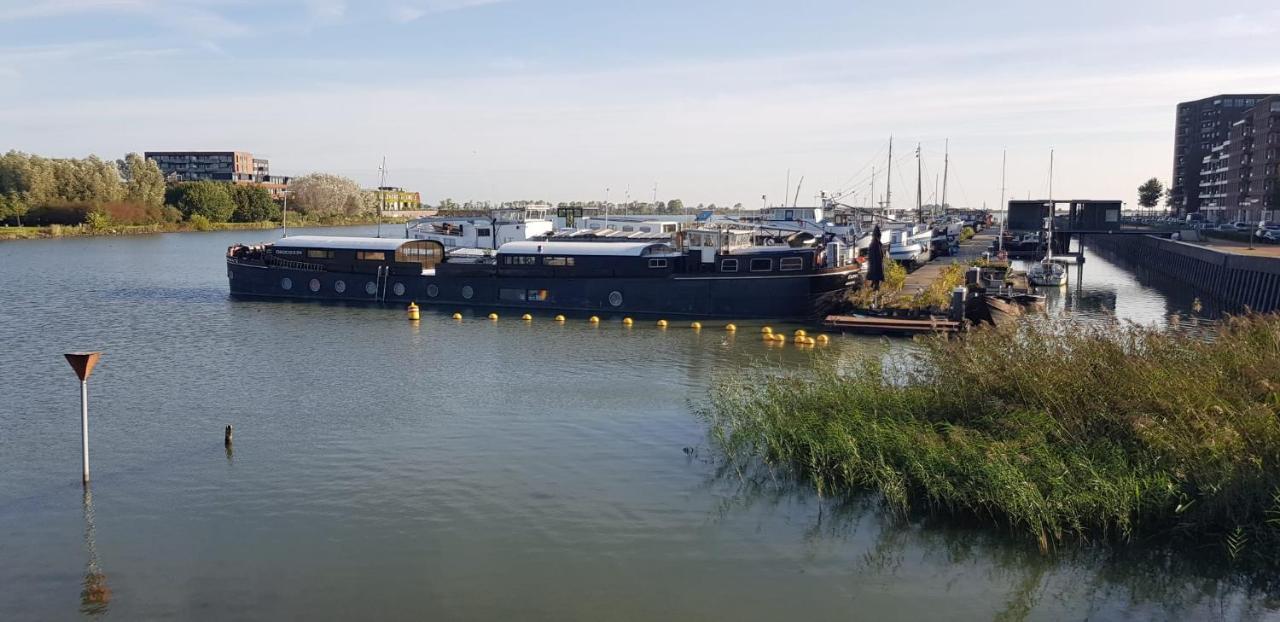 Wheelhouse Euphrate Houseboat Bed & Breakfast Diemerbrug Dış mekan fotoğraf