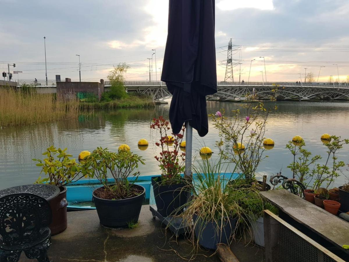 Wheelhouse Euphrate Houseboat Bed & Breakfast Diemerbrug Dış mekan fotoğraf