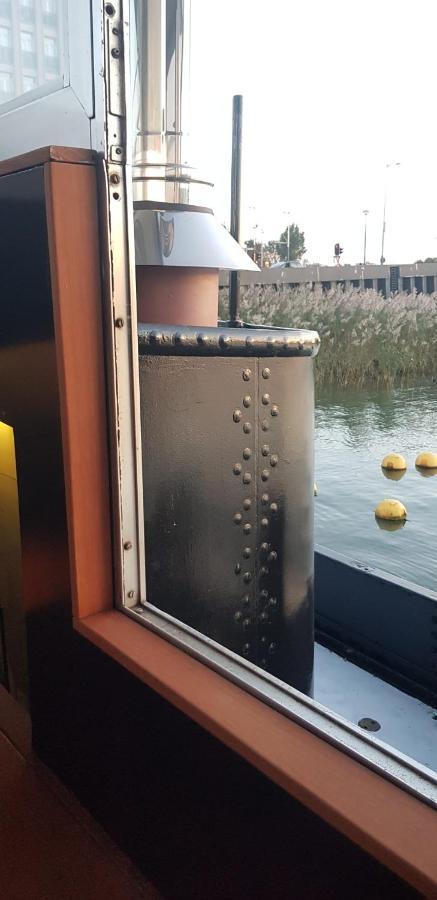 Wheelhouse Euphrate Houseboat Bed & Breakfast Diemerbrug Dış mekan fotoğraf
