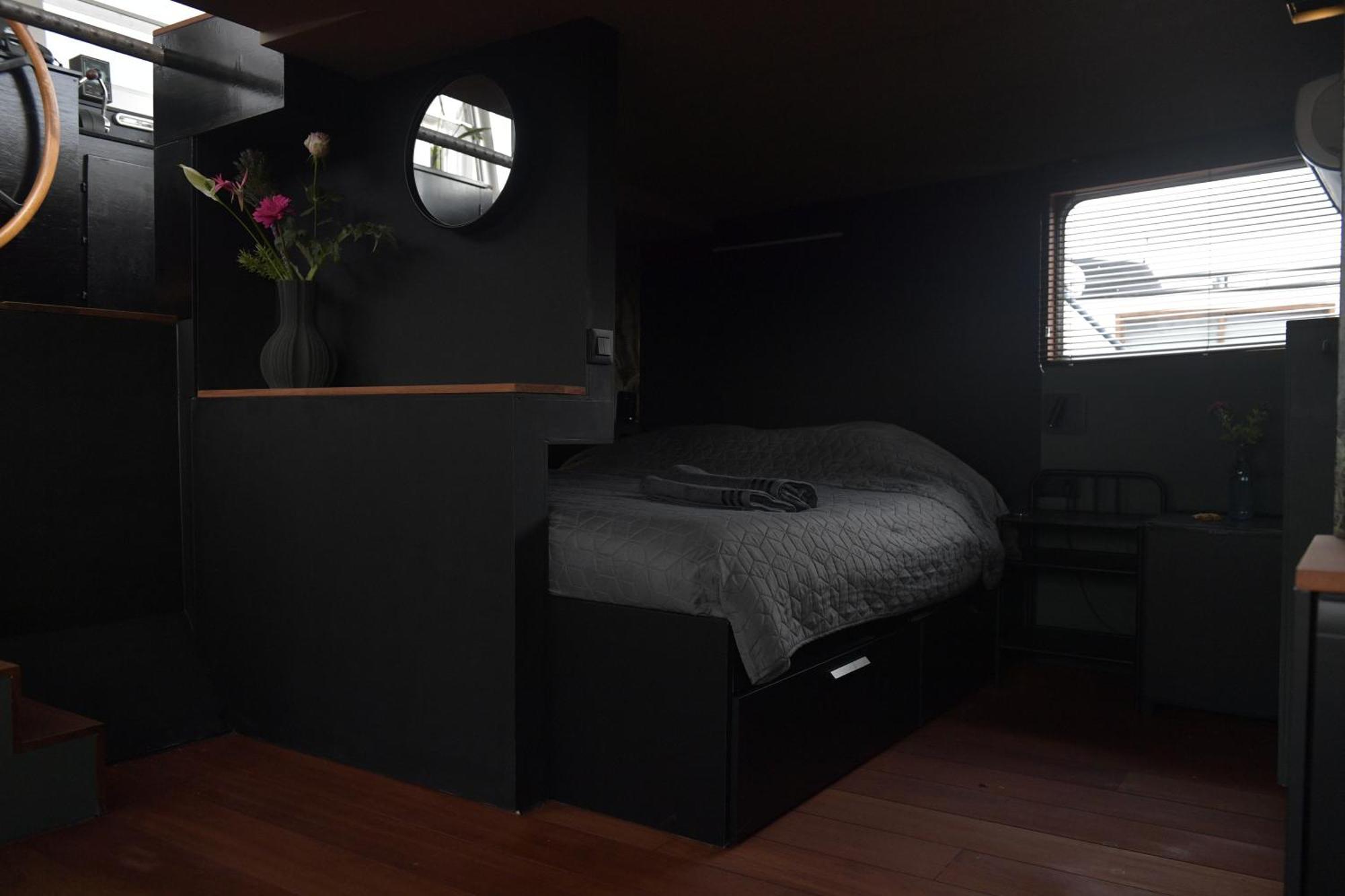 Wheelhouse Euphrate Houseboat Bed & Breakfast Diemerbrug Dış mekan fotoğraf
