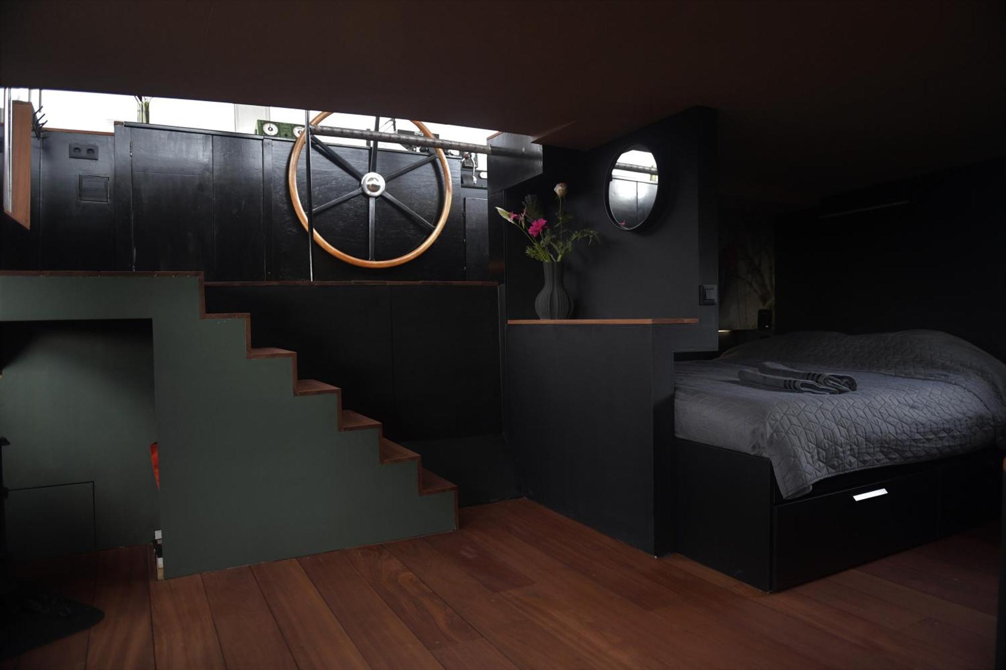 Wheelhouse Euphrate Houseboat Bed & Breakfast Diemerbrug Dış mekan fotoğraf
