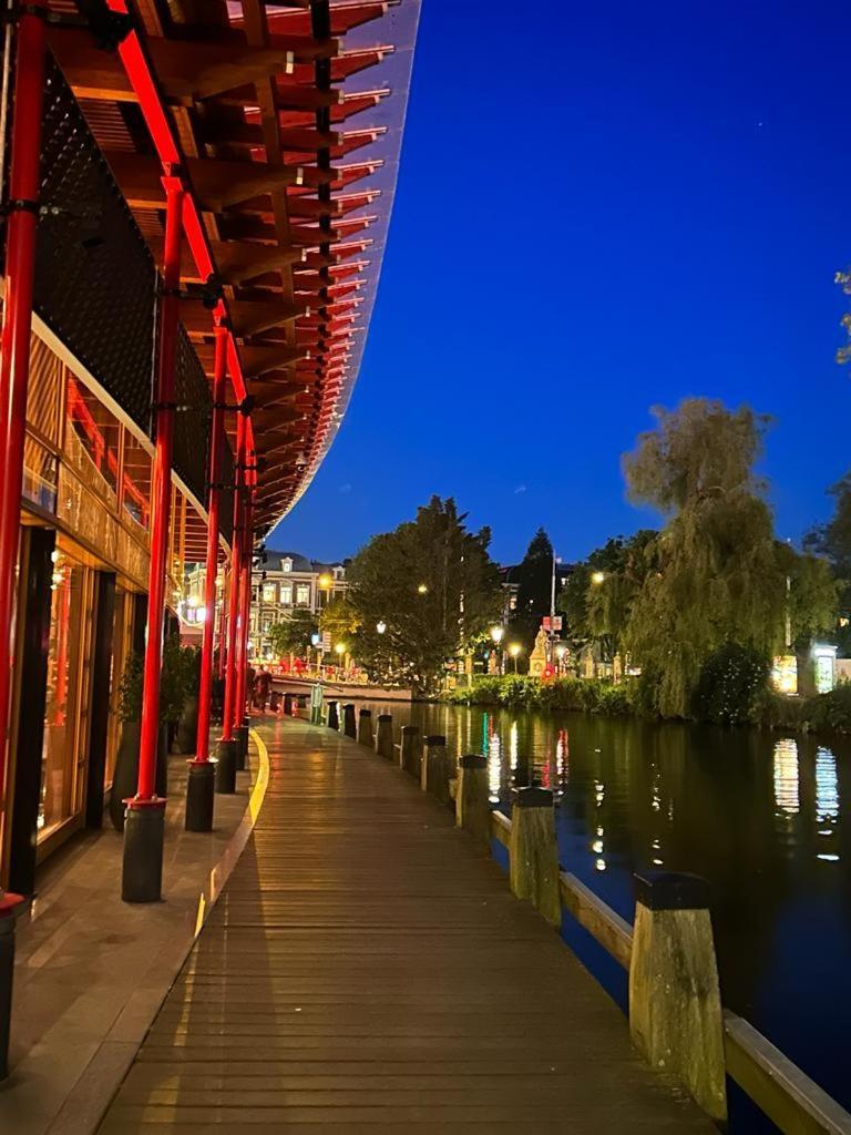 Wheelhouse Euphrate Houseboat Bed & Breakfast Diemerbrug Dış mekan fotoğraf