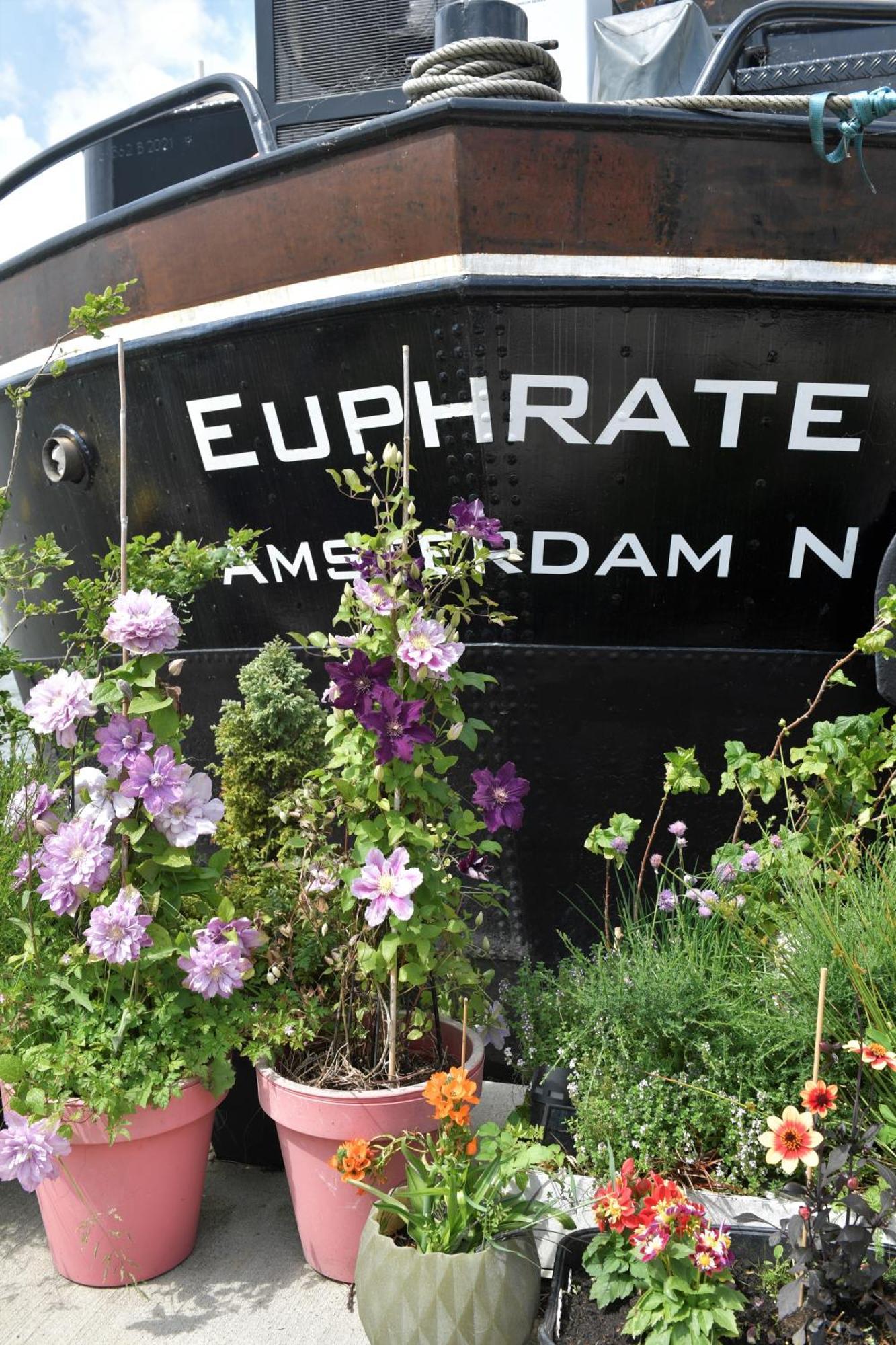 Wheelhouse Euphrate Houseboat Bed & Breakfast Diemerbrug Dış mekan fotoğraf